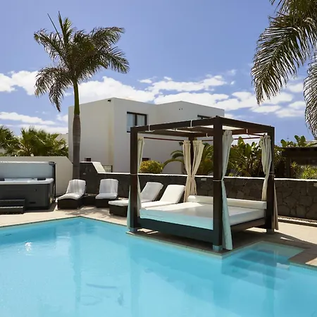Bella Valen - Lh170 By Now Ltd * Playa Blanca (Lanzarote)